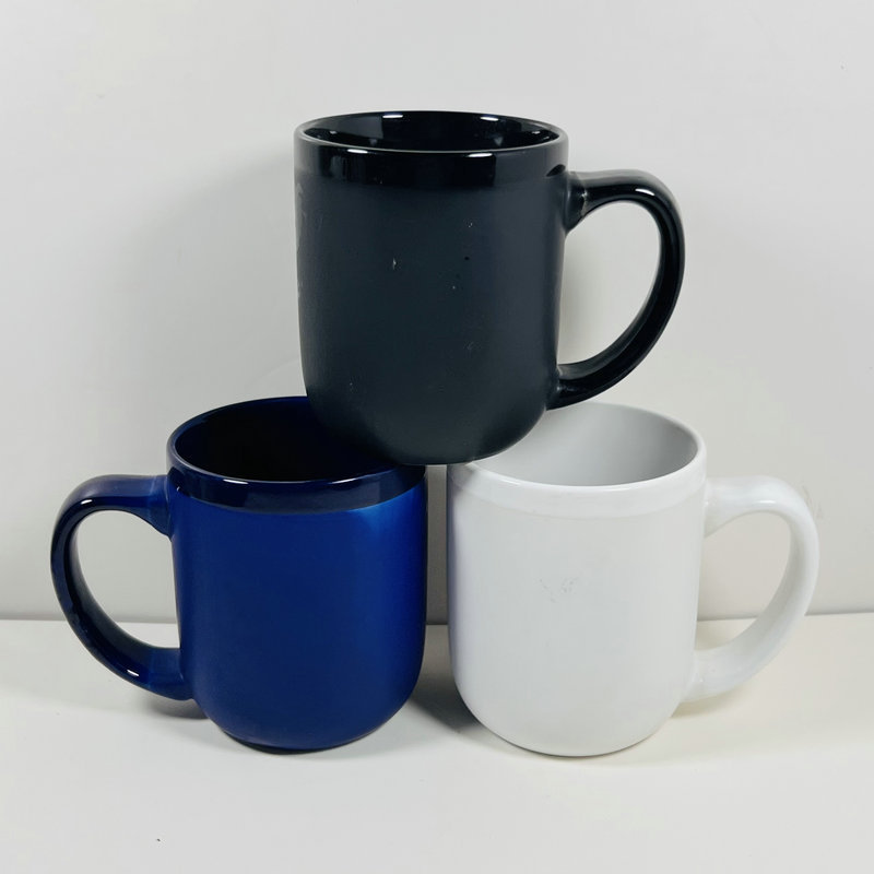 Aangepaste logo matte keramische koffiemok voor café cadeau
